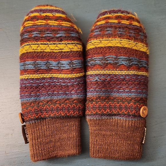 Muk Luks mittens - Picture 3 of 7